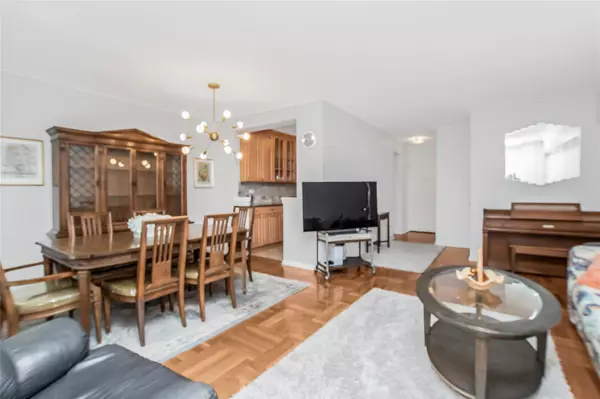 Bronx, NY 10463,3901 Independence #3C