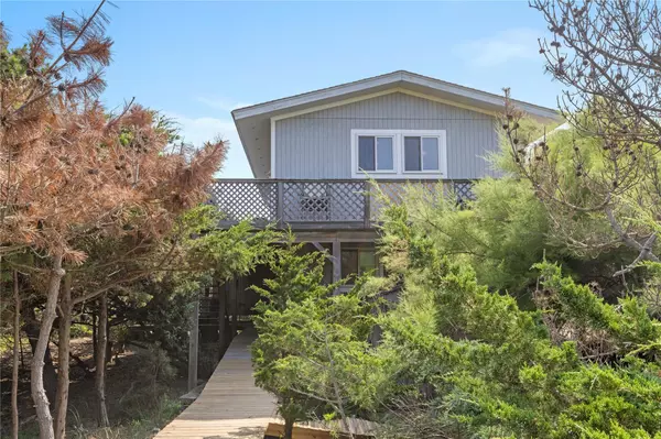 Lonelyville, NY 11706,67 Shell WALK