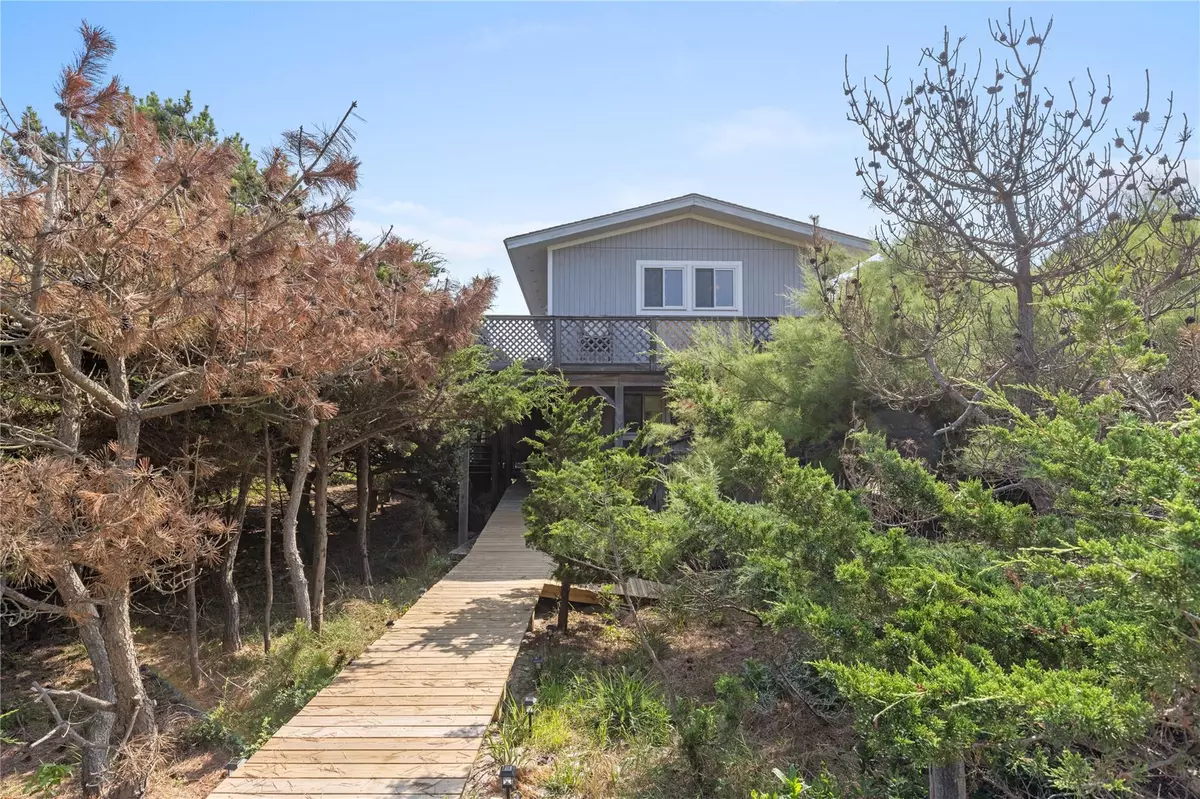 Lonelyville, NY 11706,67 Shell WALK