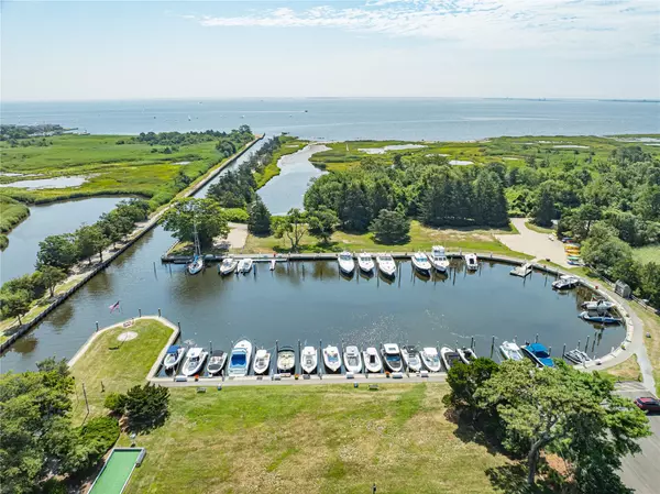 Bay Shore, NY 11706,204 R Captains WAY #204