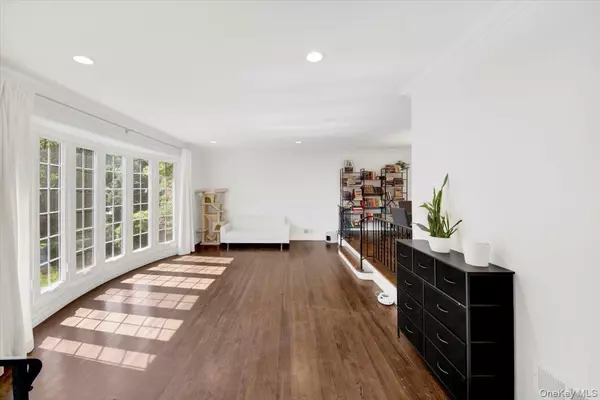 New Rochelle, NY 10804,270 Victory BLVD