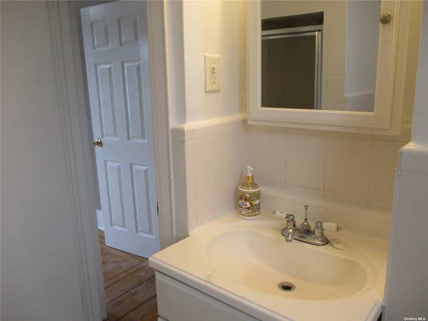 Valley Stream, NY 11581,127 Gordon RD