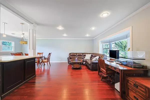 Glen Cove, NY 11542,11 Driftwood DR