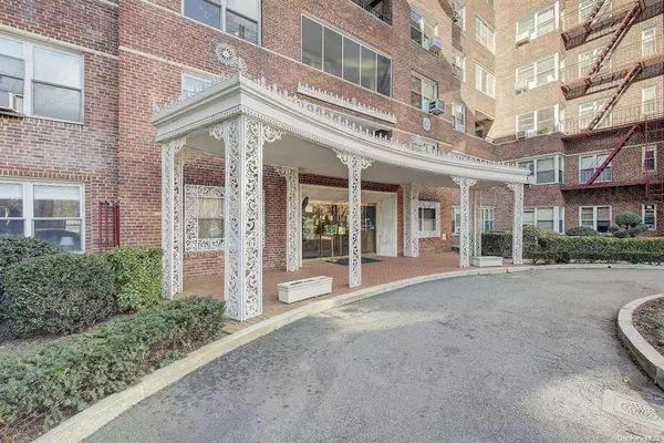 Forest Hills, NY 11375,67-66 108 ST #C04