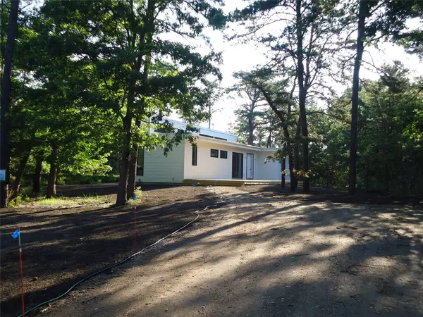 Riverhead, NY 11901,518 Maple AVE