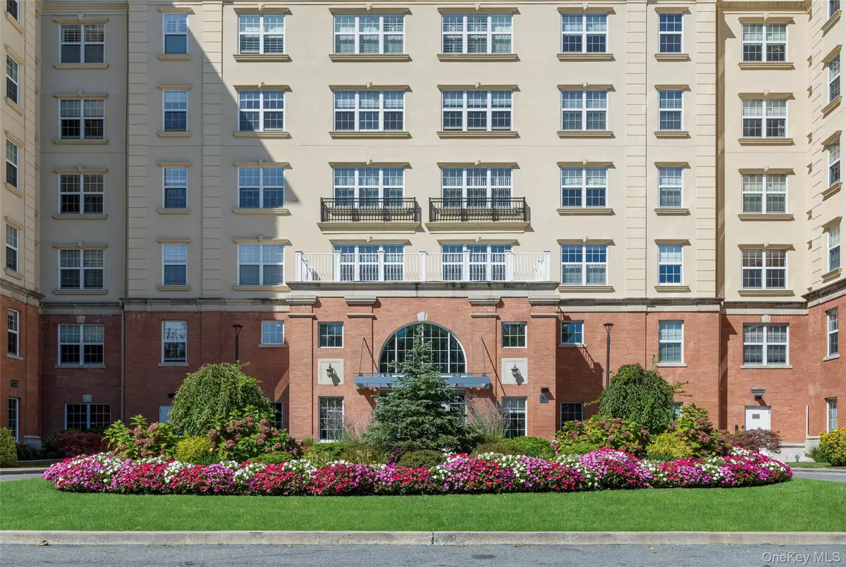 Larchmont, NY 10538,10 Byron PL #705