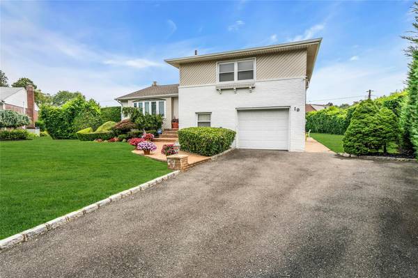 Plainview, NY 11803,10 Temme CT