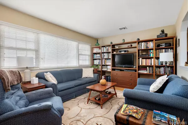 Farmingdale, NY 11735,1 Atlantic AVE #28