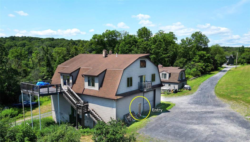 16 Forino LN, New Hampton, NY 10958