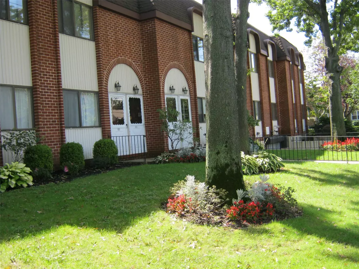 Cedarhurst, NY 11516,146 McGlynn ST