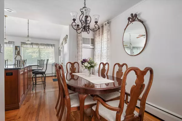 Farmingdale, NY 11735,4 Hitchcock LN