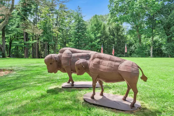 Locust Valley, NY 11560,95 Piping Rock RD