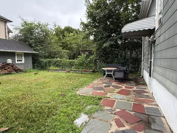 Flushing, NY 11354,151-26 Bayside AVE