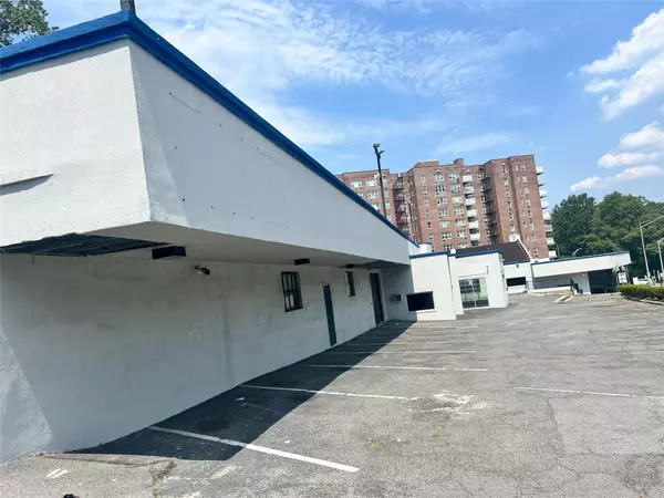 Yonkers, NY 10704,1245 Central Park AVE