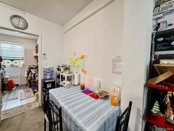 Elmhurst, NY 11373,44-11 Macnish #5C