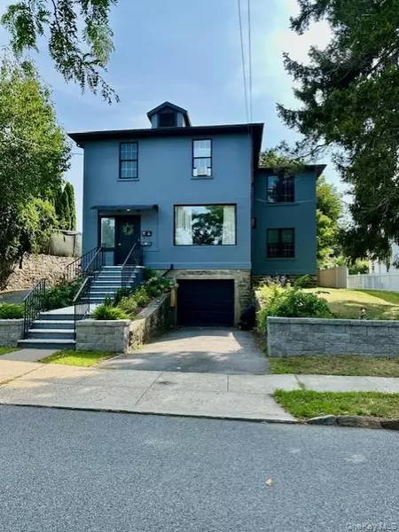 12 Bellew AVE #Top Floor, Eastchester, NY 10709
