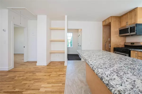 Eastchester, NY 10709,12 Bellew AVE #Top Floor