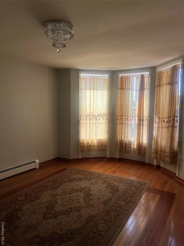 Bronx, NY 10472,2267 Bruckner BLVD