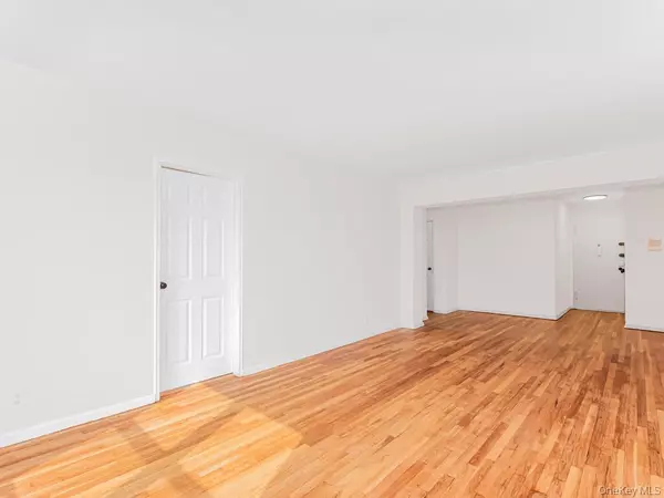 Bronx, NY 10470,4315 Webster AVE #5M