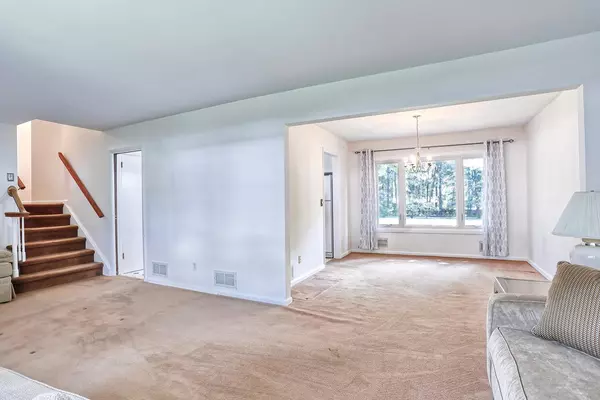 Tappan, NY 10983,91 Campbell AVE