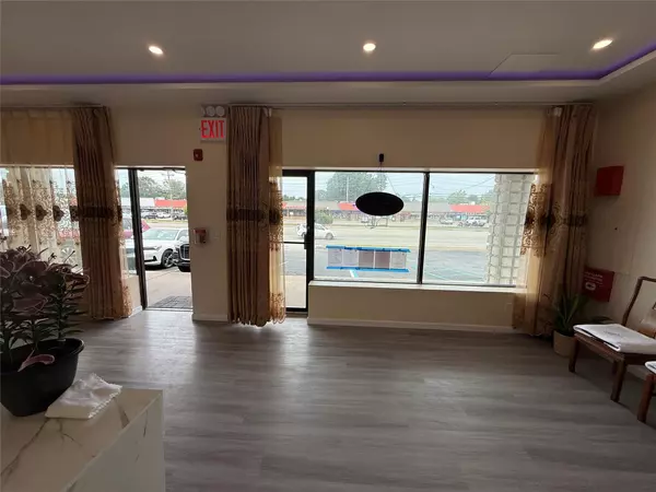 Mount Sinai, NY 11766,340 NY-25