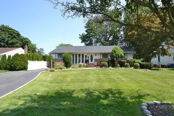 Commack, NY 11725,348 Town Line RD