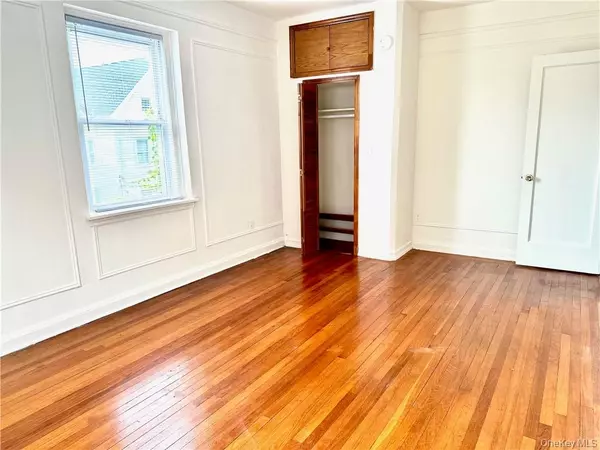 Pelham, NY 10803,88 Lincoln AVE #1H