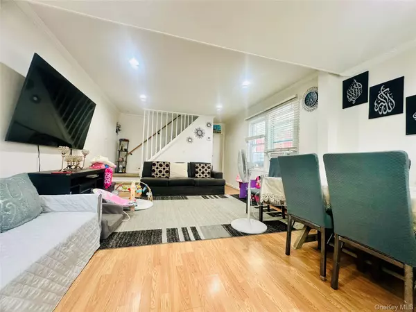 Queens Village, NY 11429,21867 110th AVE