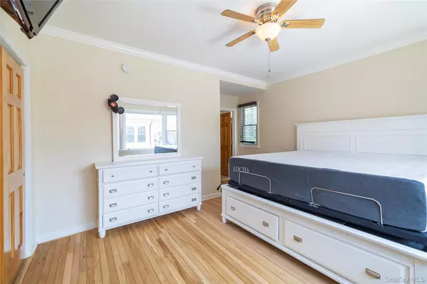 Long Beach, NY 11561,49 Barnes ST