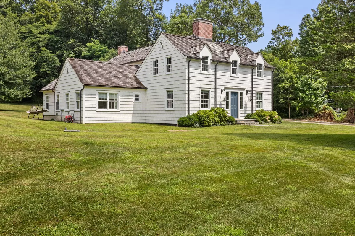 Bedford Corners, NY 10549,40 Old Post RD