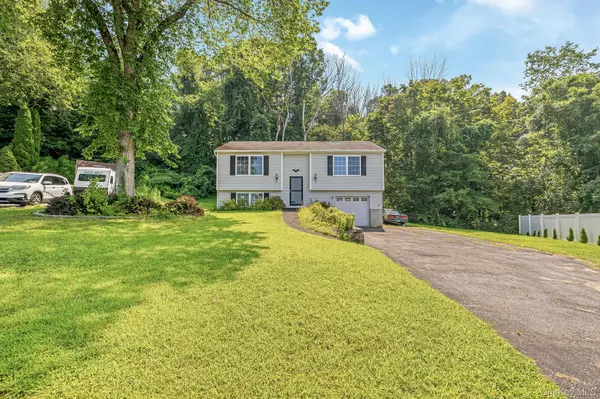 20 Hemlock LN, Wingdale, NY 12594