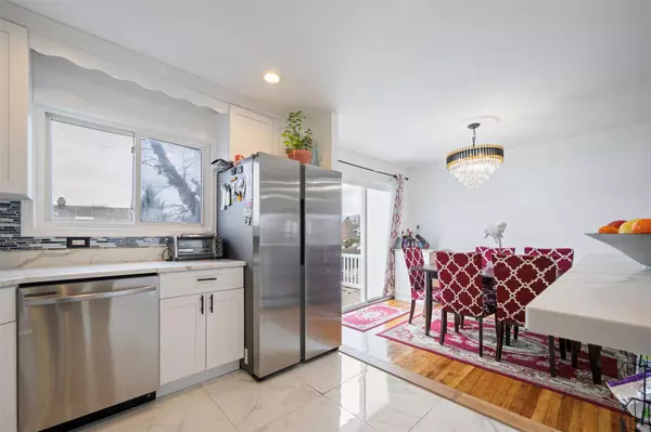 Massapequa, NY 11758,3 Ozone PL