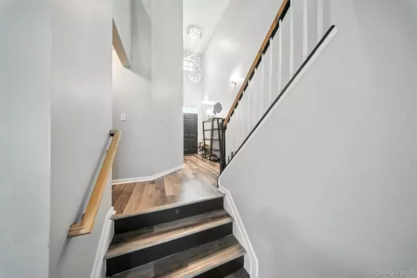 Middletown, NY 10940,38 Highrose Ridge WAY