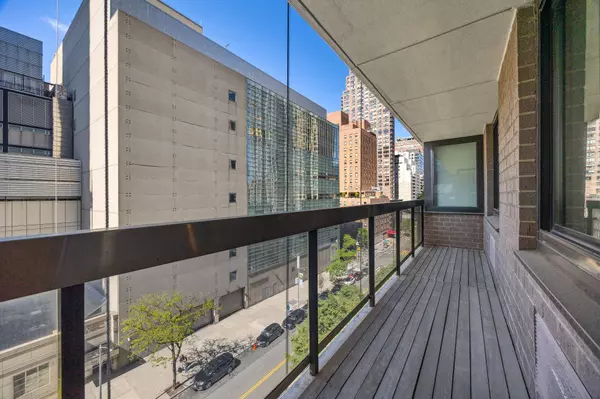 New York (manhattan), NY 10021,515 E 72nd ST #7H