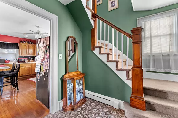 Yonkers, NY 10704,383 Saint Johns AVE