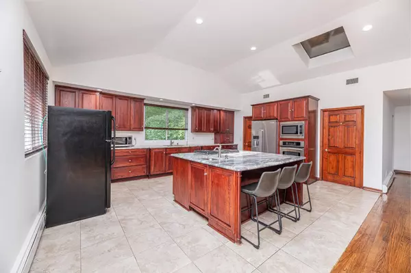 Warwick, NY 10990,30 N Lynn ST
