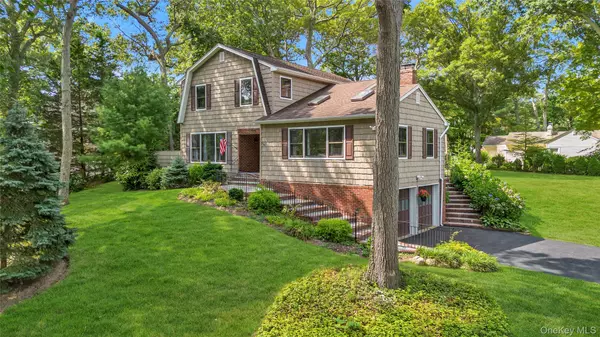 10 Woodfield AVE, Northport, NY 11768
