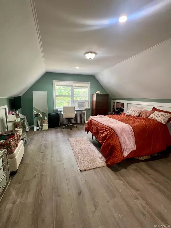 Port Washington, NY 11050,59 Dunwood RD