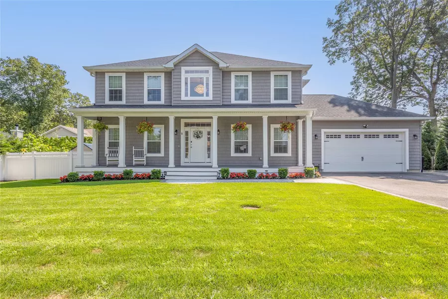 9 Arlington AVE, Saint James, NY 11780
