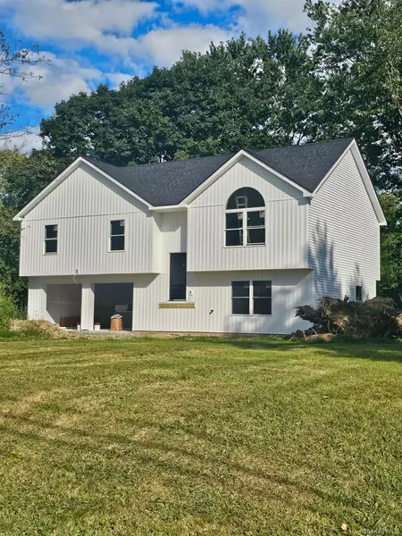 17 Carpenter RD, Rock Tavern, NY 12575