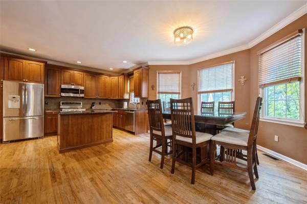 Garden City, NY 11530,84 6th ST