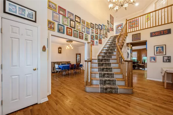 Garden City, NY 11530,84 6th ST
