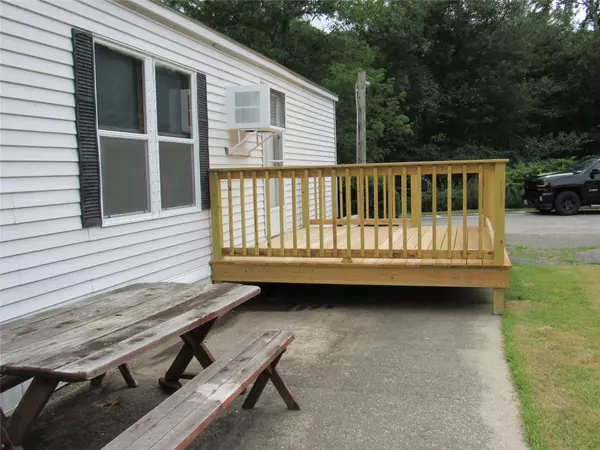Riverhead, NY 11901,37-101 Hubbard AVE