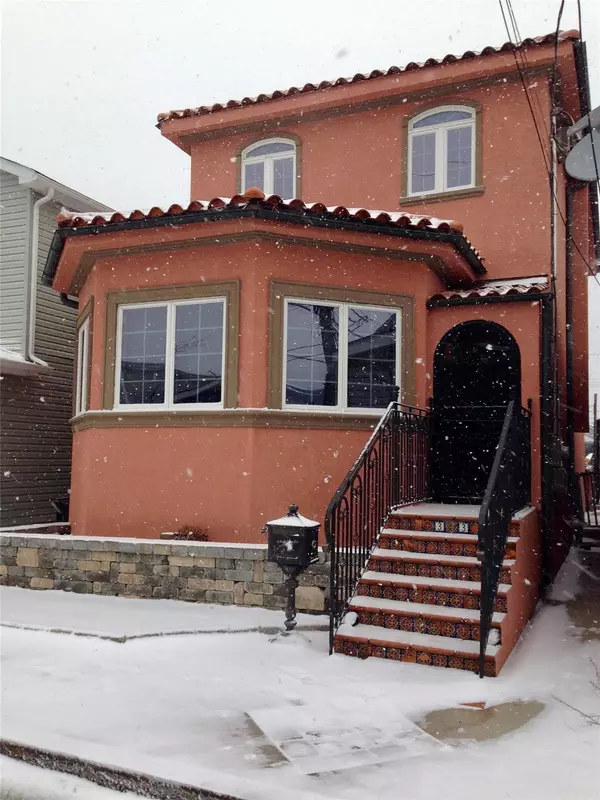 33 W 13th RD, Broad Channel, NY 11693