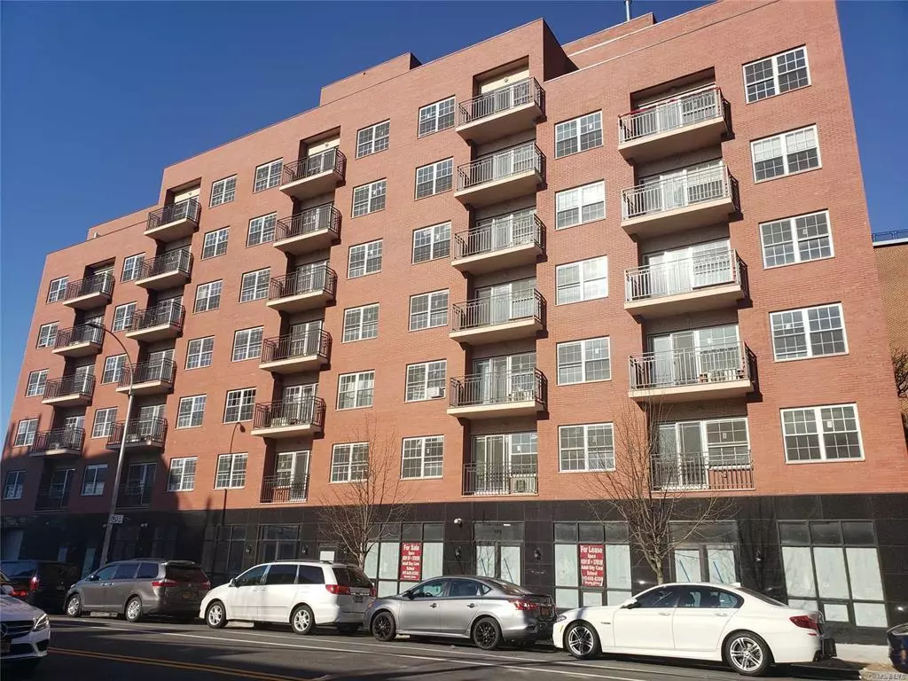 Flushing, NY 11365,71-66 Parsons BLVD #4K