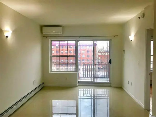 Flushing, NY 11365,71-66 Parsons BLVD #4K