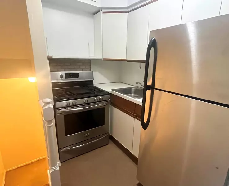 8462 Austin ST #B6, Kew Gardens, NY 11415