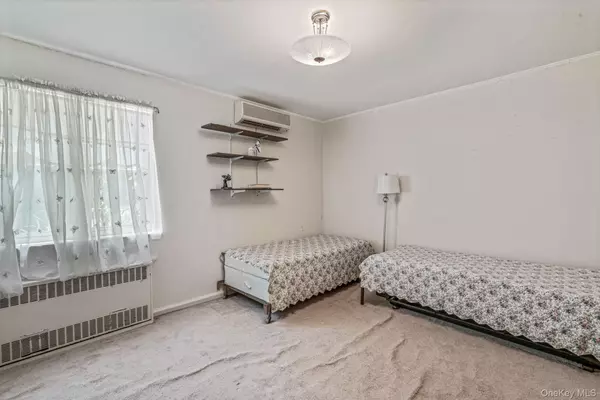 Queens Village, NY 11427,218-27 Sawyer AVE