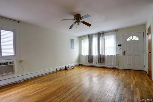 Bayswater, NY 11691,12-67 Waterview Street