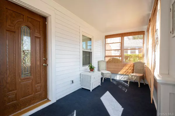 White Plains, NY 10607,74 McLean AVE